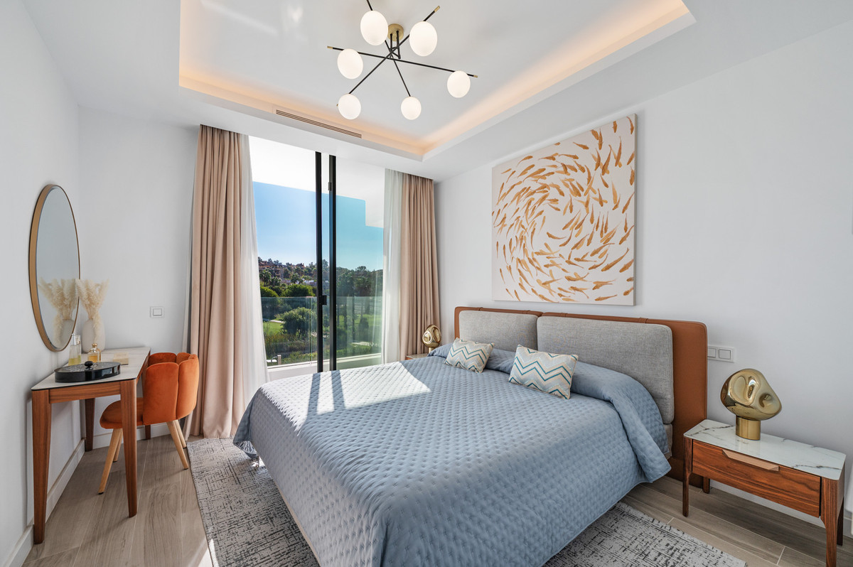 5 Bedroom Villa in Estepona - Photo 6