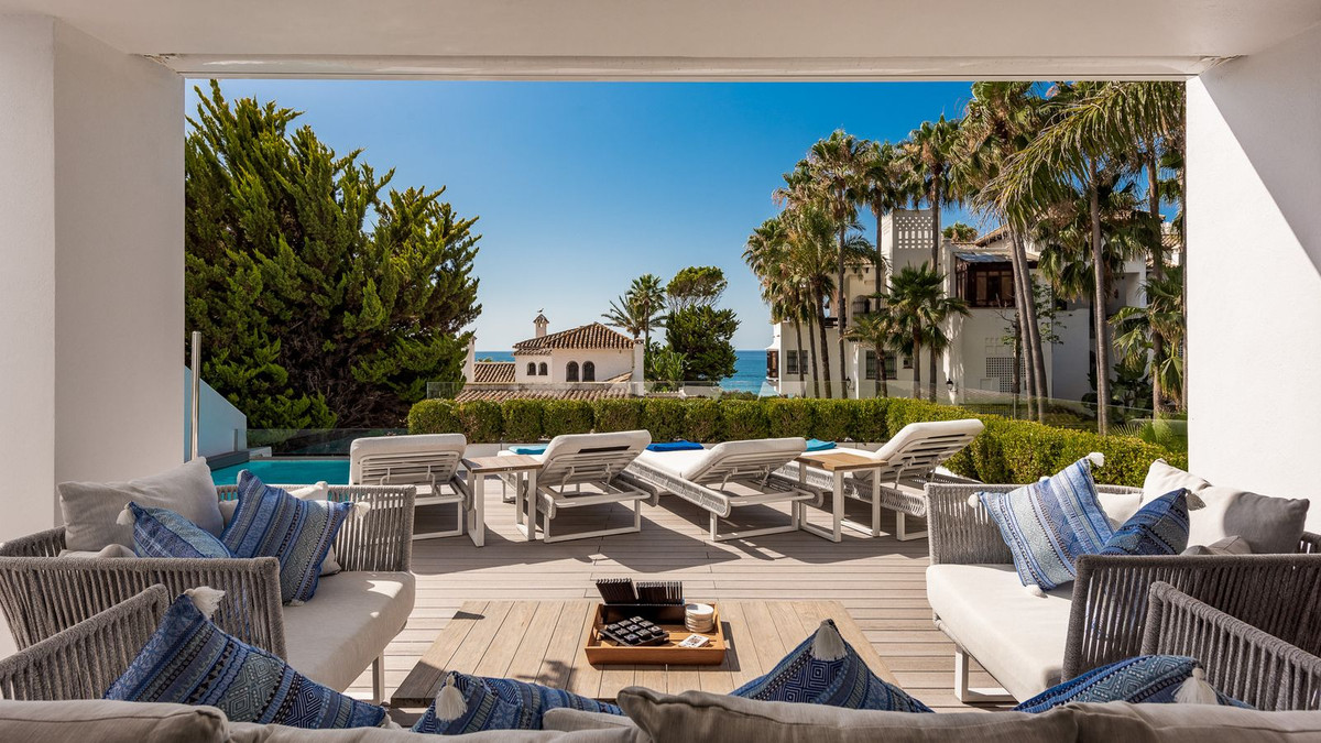 4 Bedroom Villa in Marbella - Photo 4