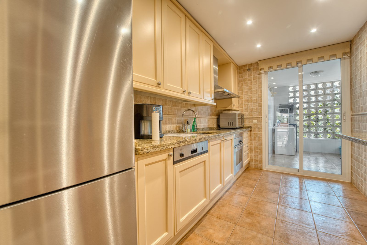 2 Bedroom Apartment in Marbella - Foto 6