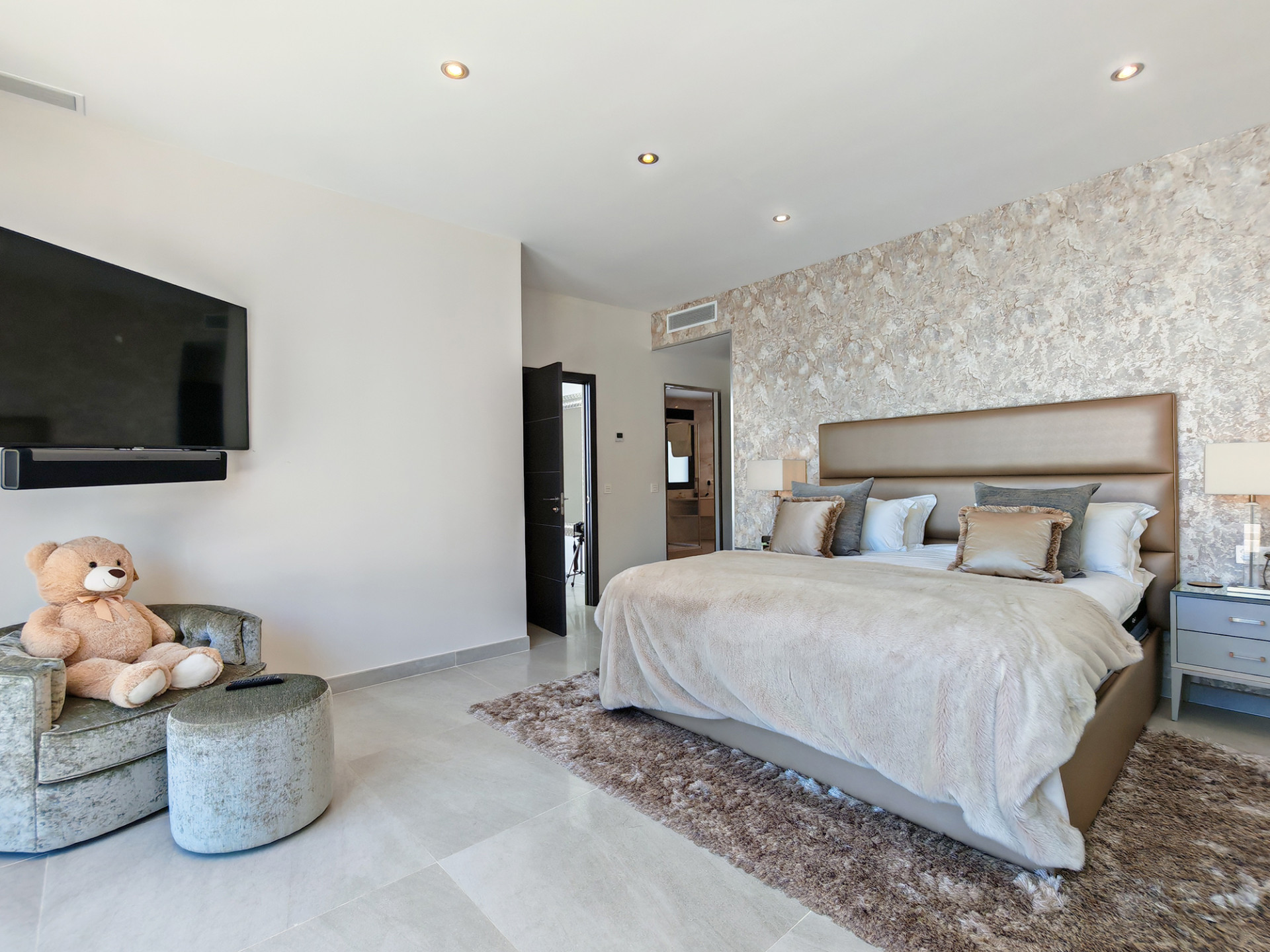 5 Bedroom Villa in Marbella - Photo 16