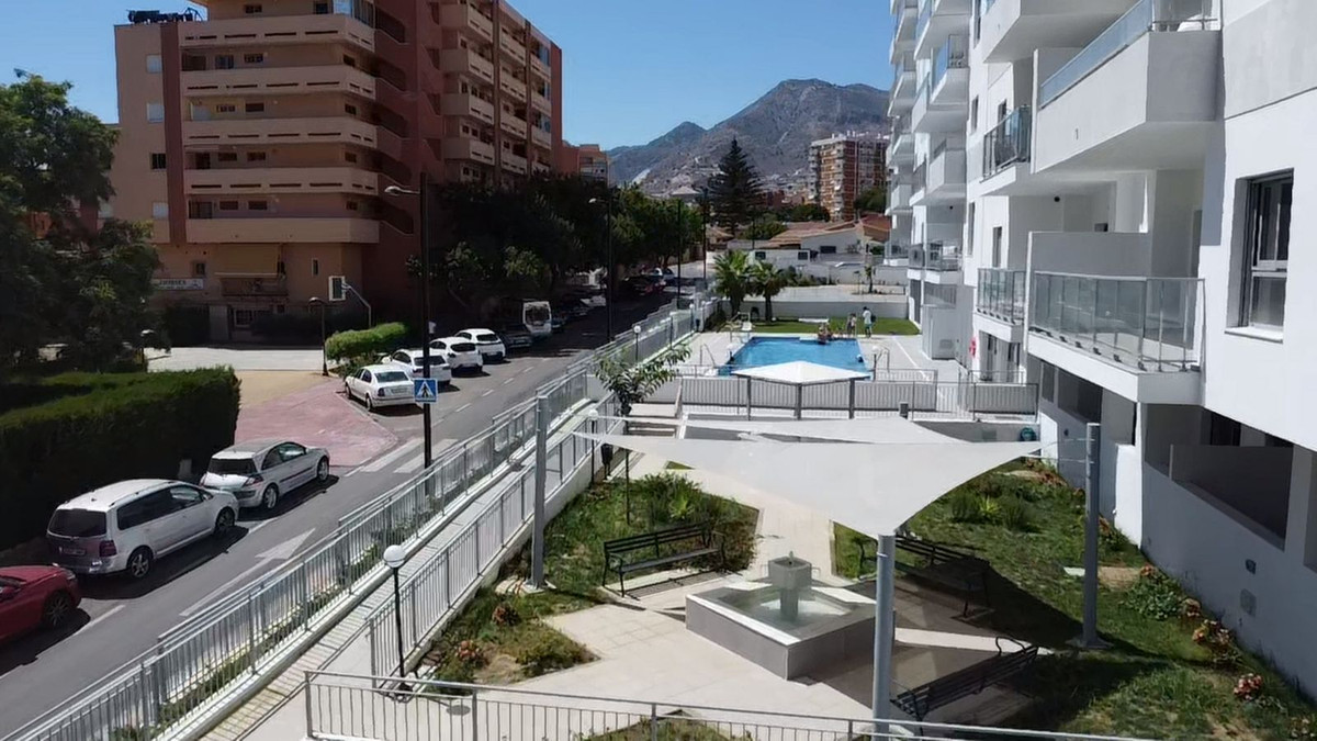 2 Bedroom Apartment in Benalmádena - Photo 41