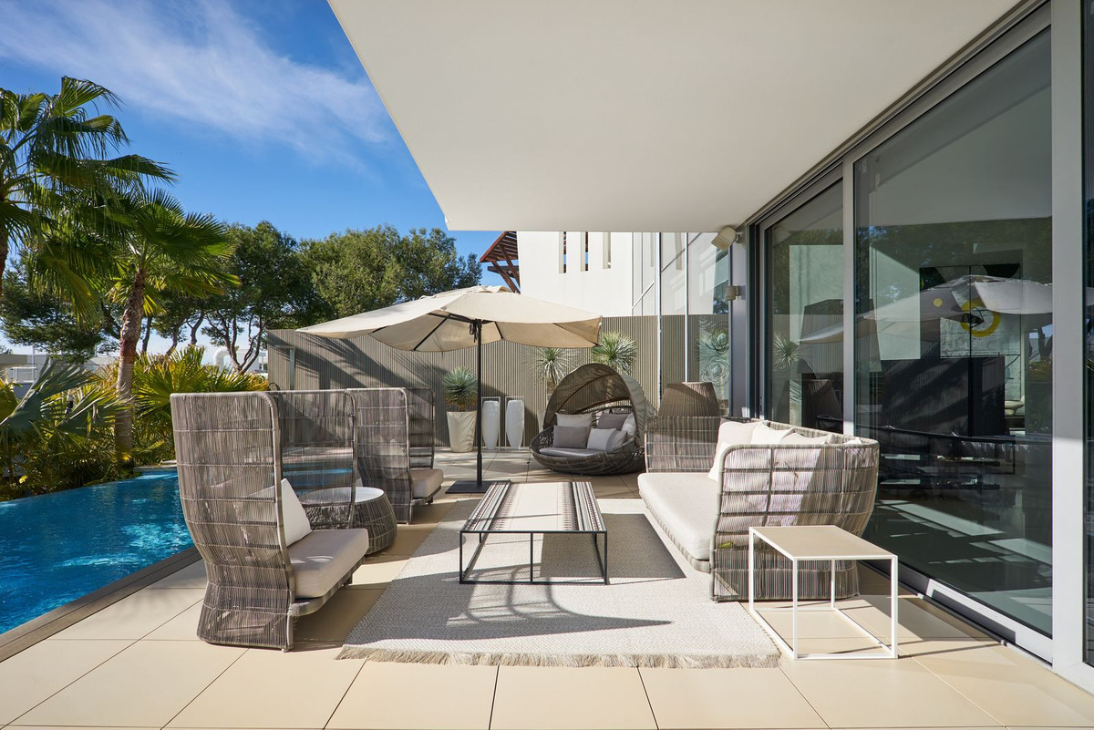 4 Bedroom Villa in Marbella - Photo 4