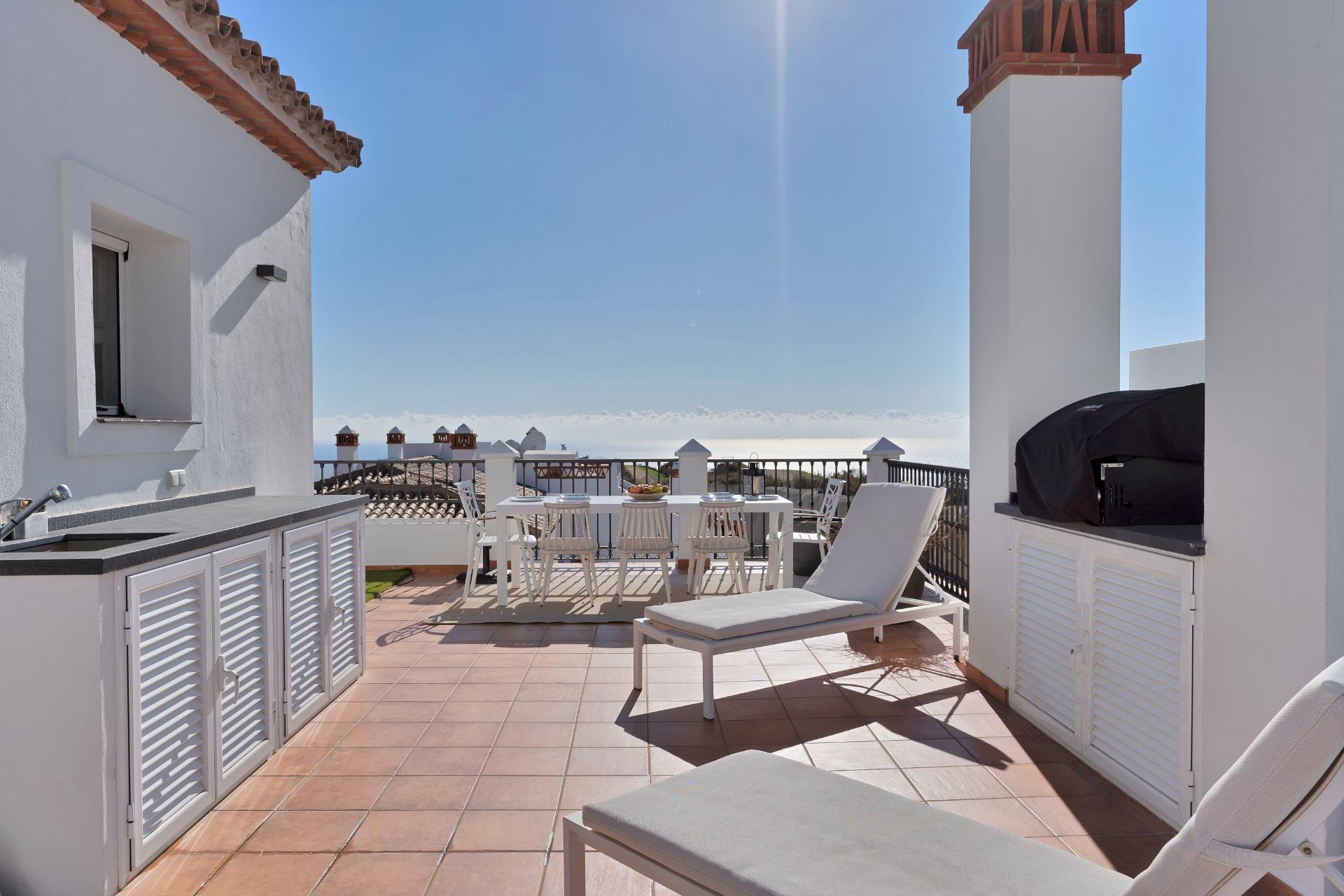 2 Bedroom Penthouse in Mijas - Photo 32