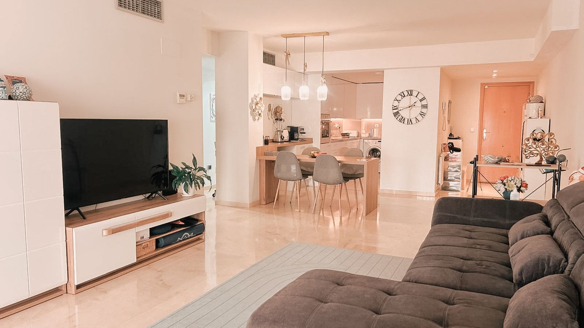 3 Bedroom Apartment in San Pedro de Alcántara - Photo 5