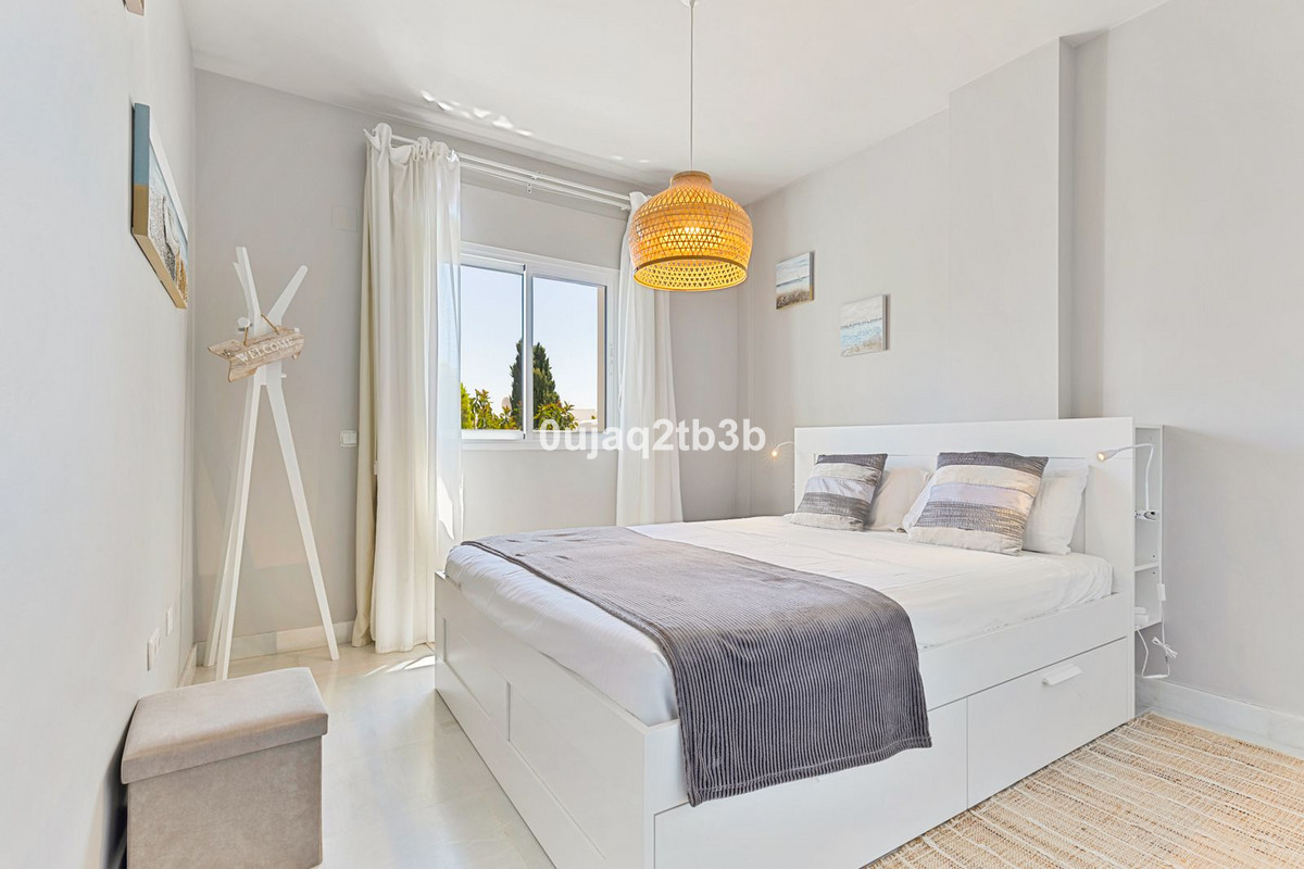 2 Bedroom Apartment in Marbella - Photo 11