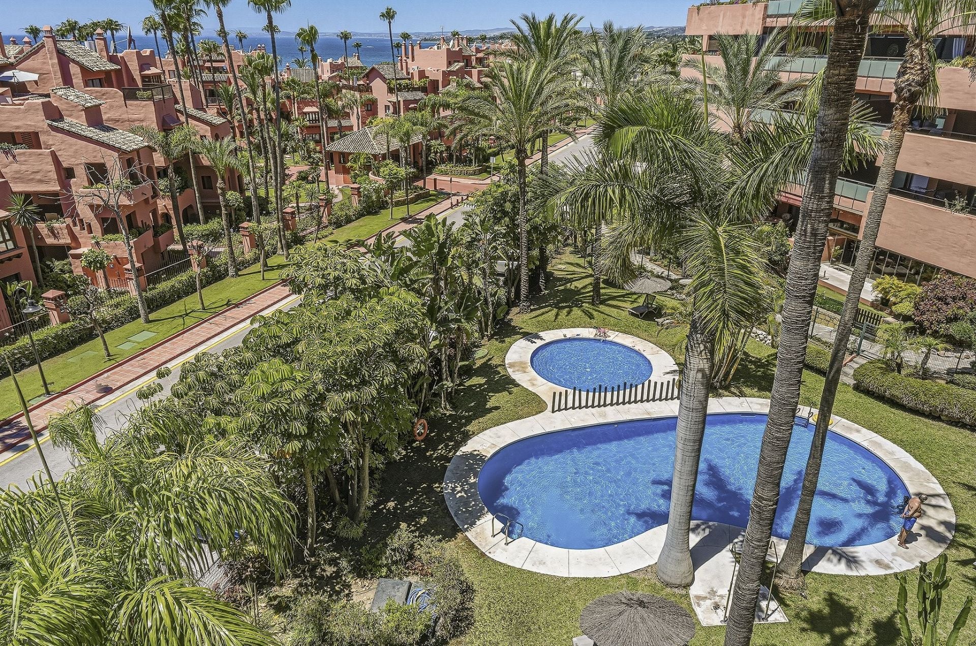 3 Bedroom Penthouse in Estepona - Photo 15
