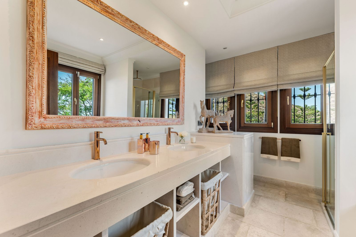 5 Bedroom Villa in Benahavís - Foto 60