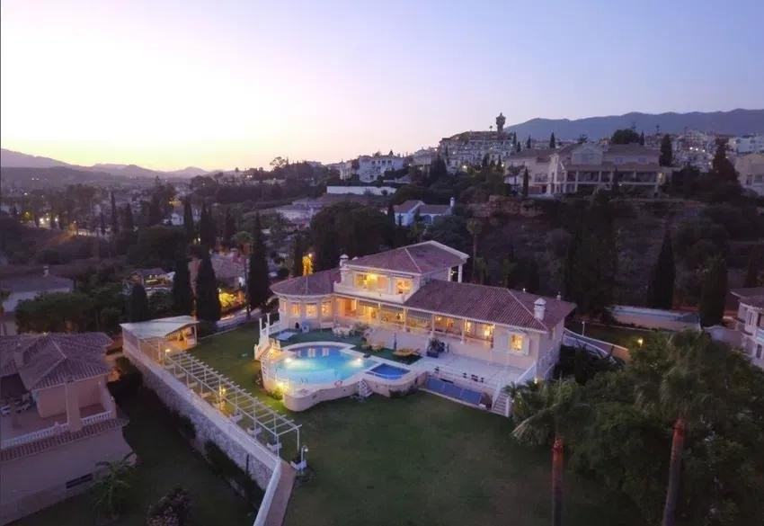 10 Bedroom Villa in Mijas - Photo 5