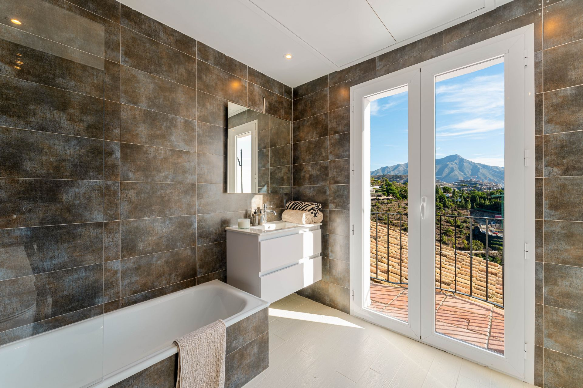 6 Bedroom Villa in Benahavís - Foto 22