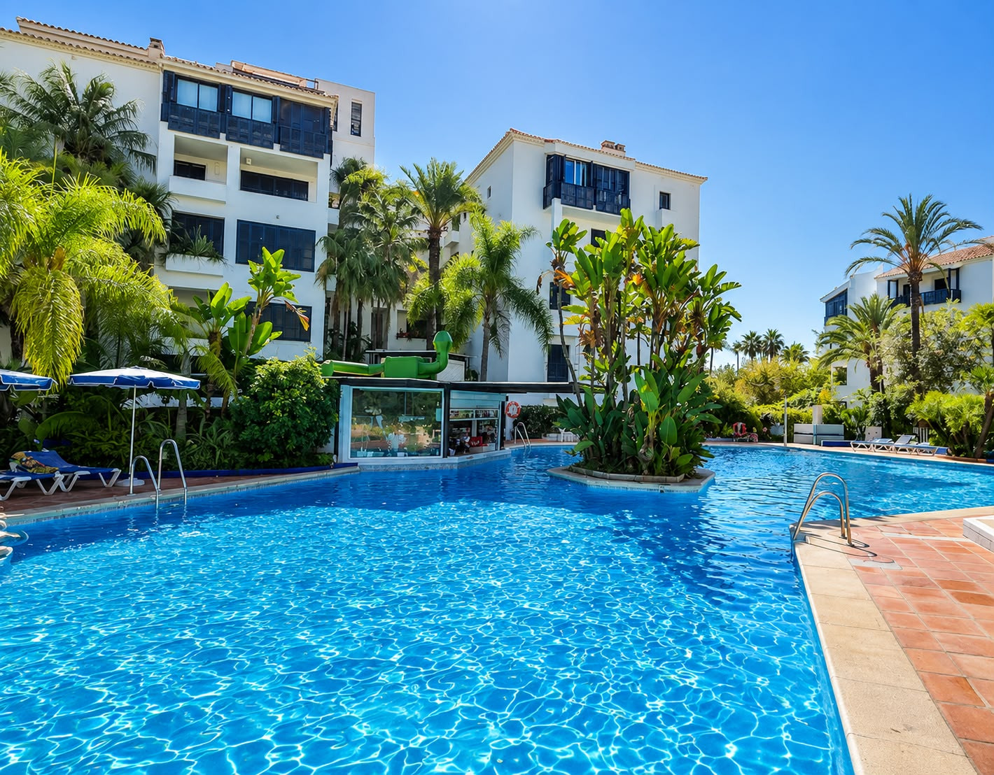 Apartment in Elviria