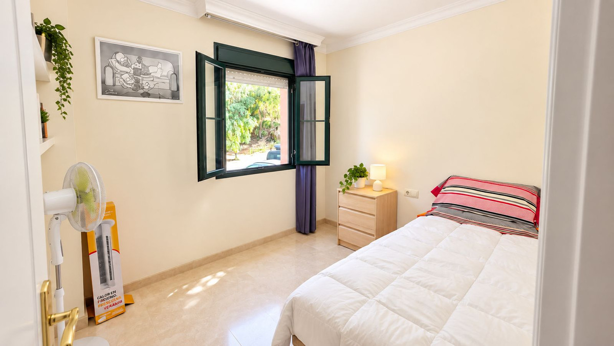 3 Bedroom Apartment in Estepona - Foto 13