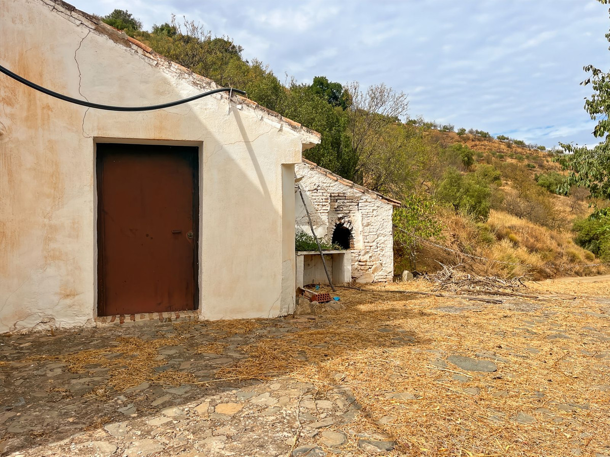 5 Bedroom Country house in Málaga - Photo 25