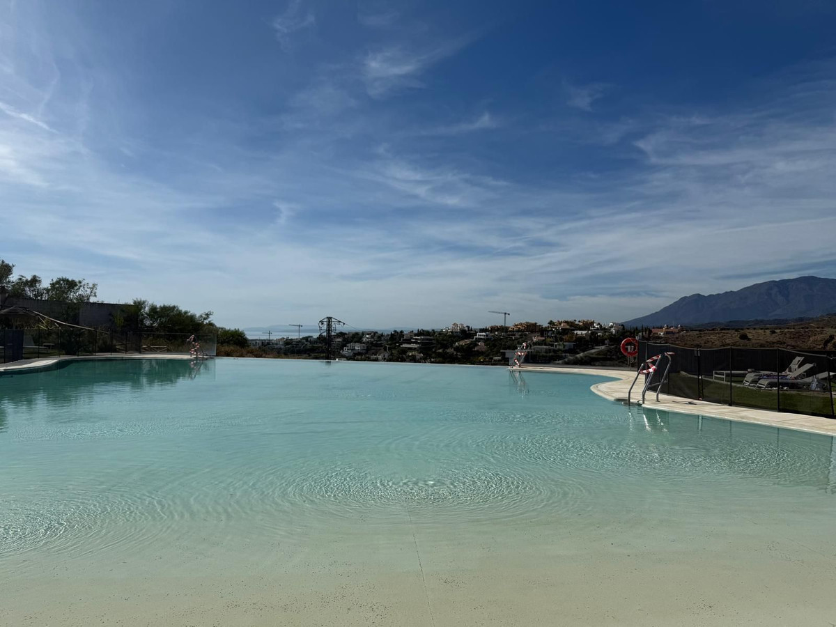 3 Bedroom Apartment in Estepona - Foto 2