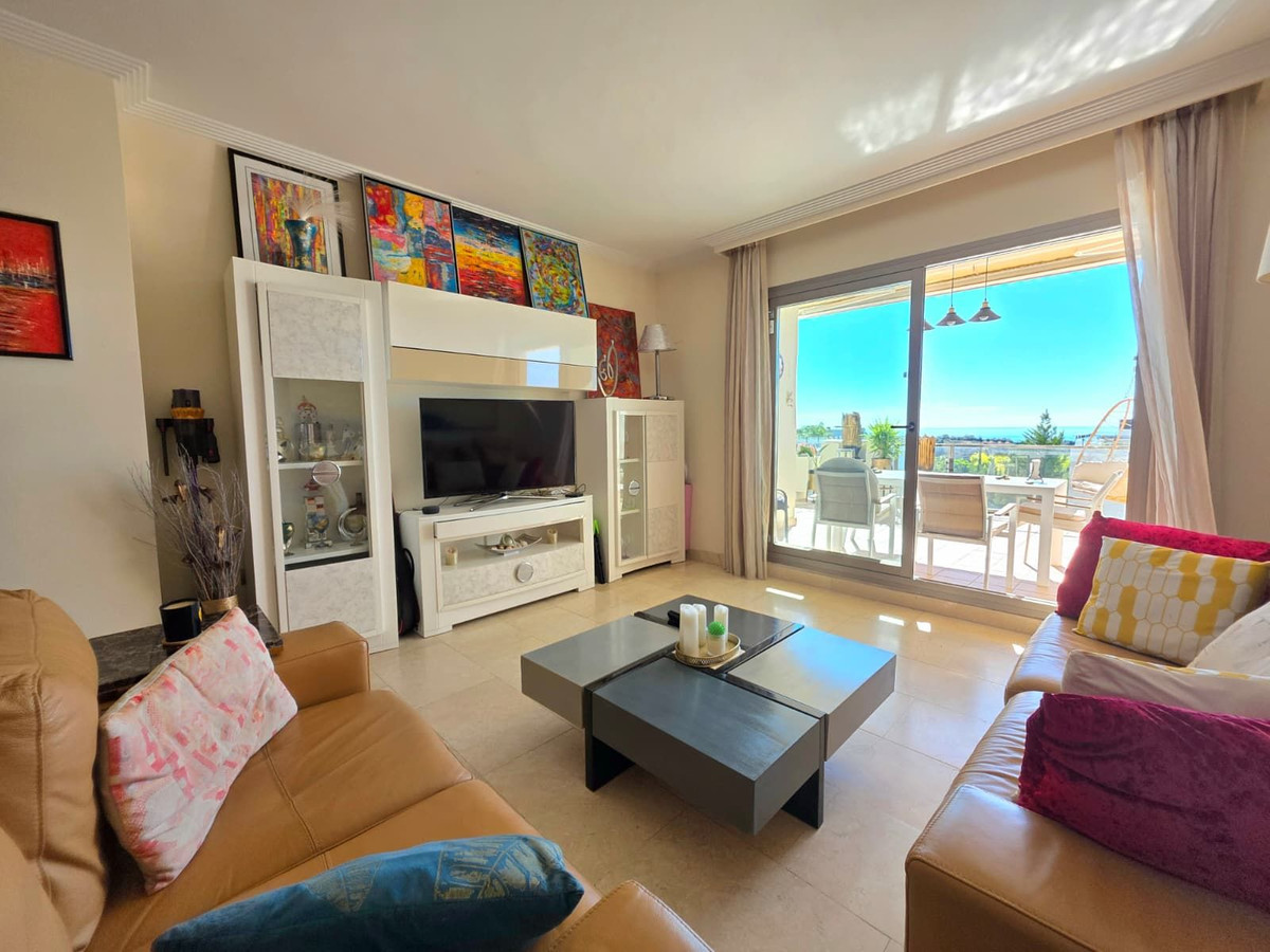 2 Bedroom Apartment in Estepona - Photo 13
