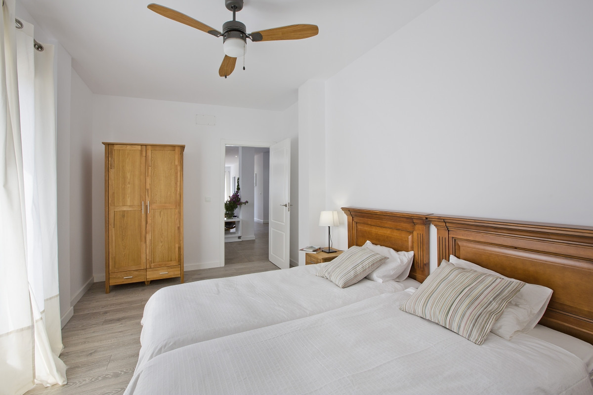 Chalet de 3 dormitorios con piscina en Málaga – Foto 14