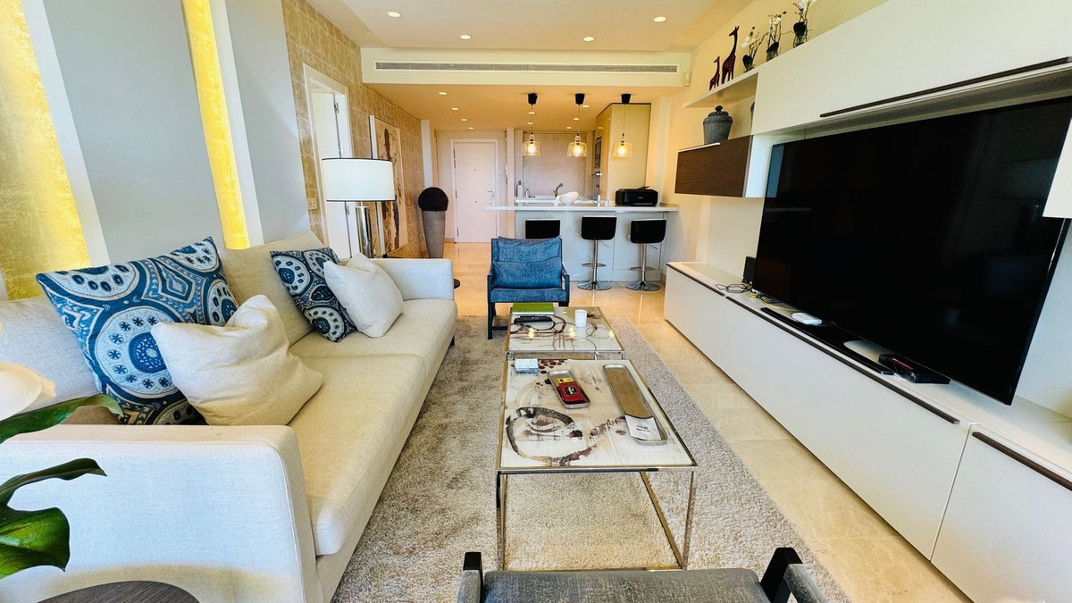 2 Bedroom Apartment in Marbella - Photo 3
