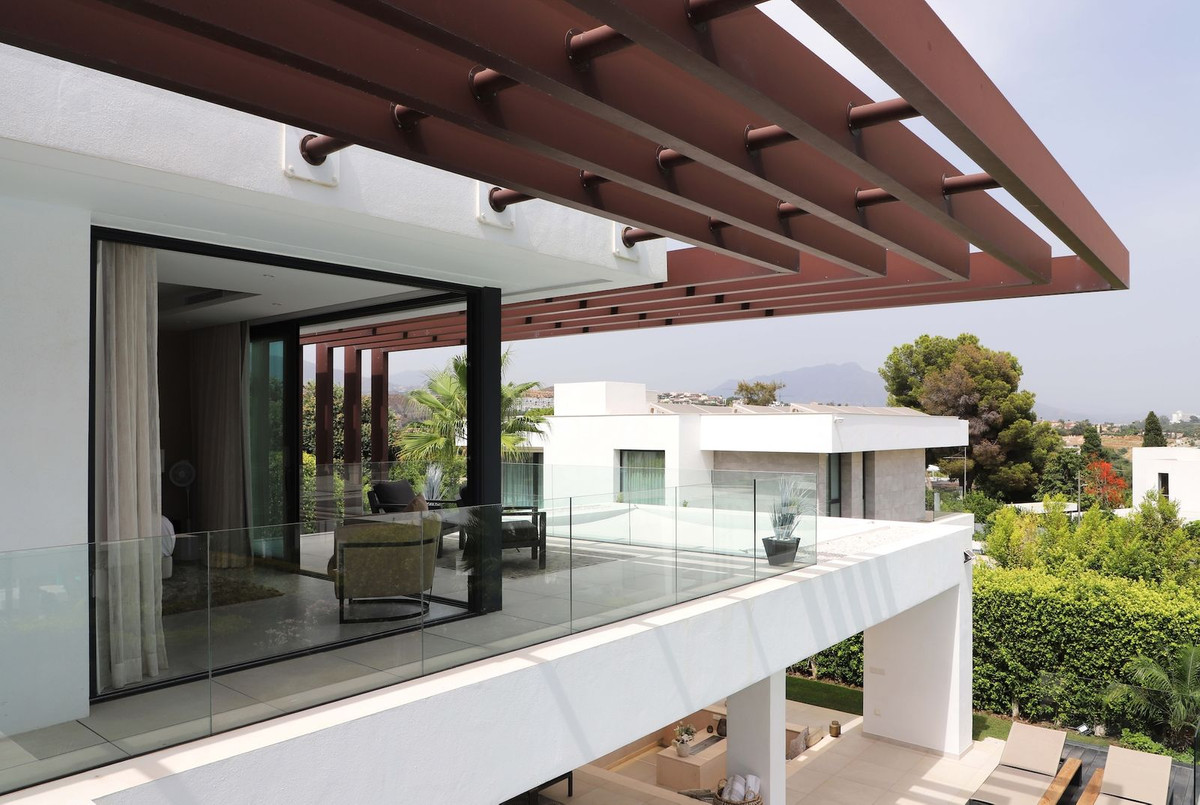 5 Bedroom Villa in Estepona - Photo 21