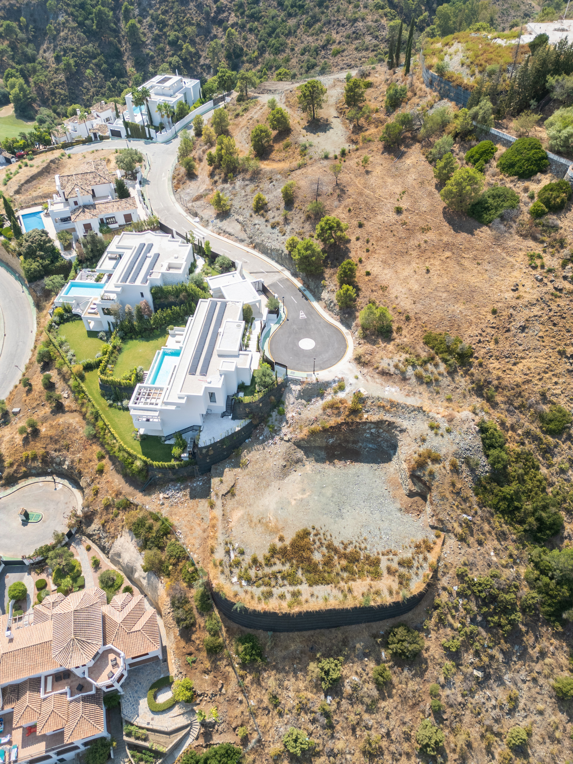 1,812 m² Plot in Benahavís - Photo 9