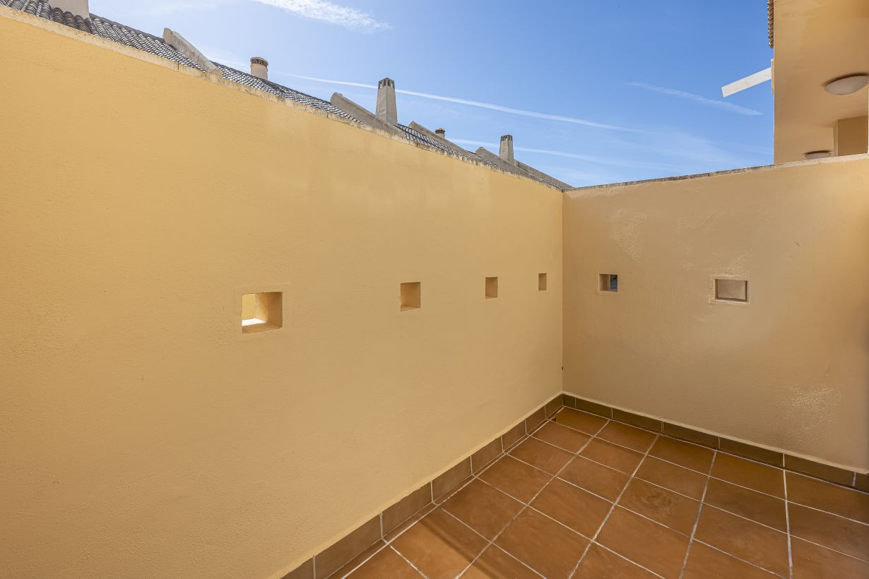 4 Bedroom Townhouse in Mijas - Photo 9