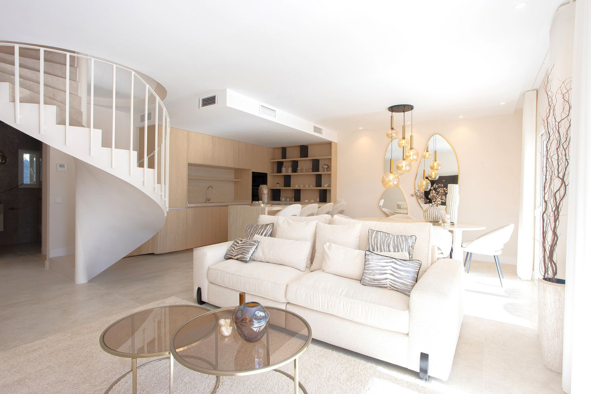 Apartamento com 4 quartos com piscina em Málaga, Espanha – Foto 2