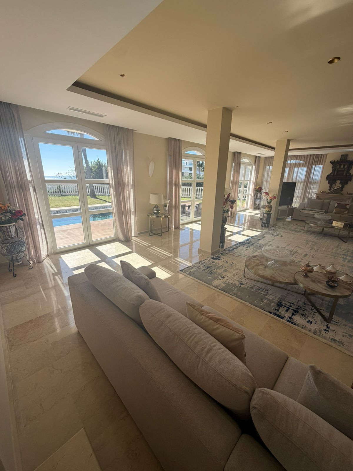 5 Bedroom Villa in Estepona - Photo 12