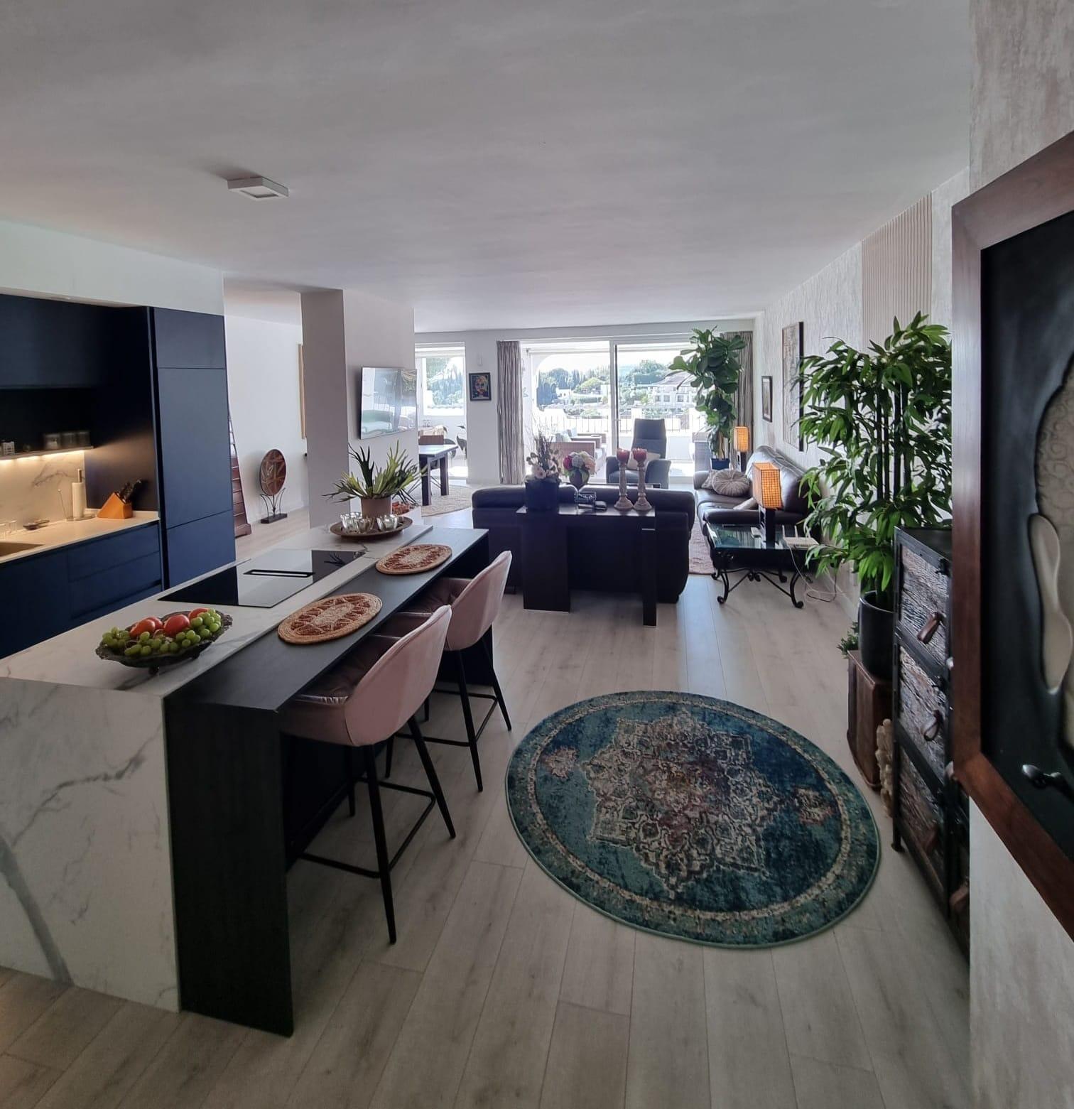 2 Bedroom Apartment in Benahavís - Photo 4