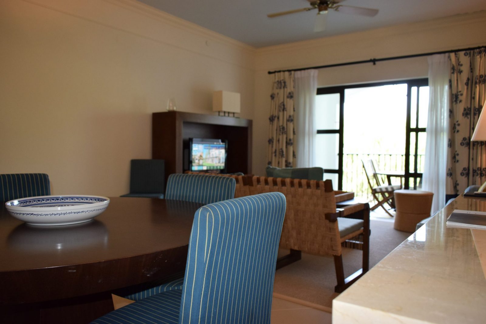 2-bedroom apartment with pool in Spain – Photo 9