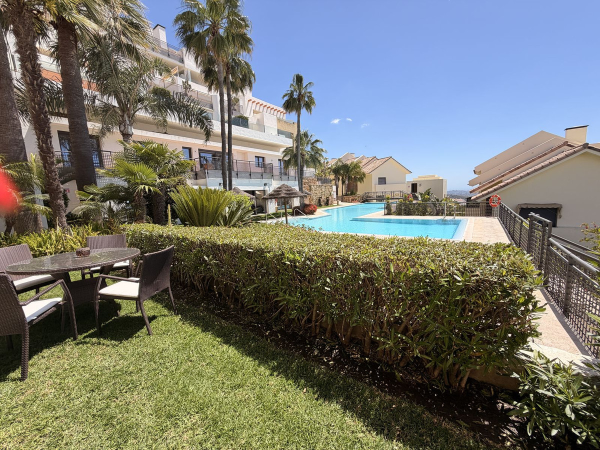 2 Bedroom Apartment in Marbella - Photo 2