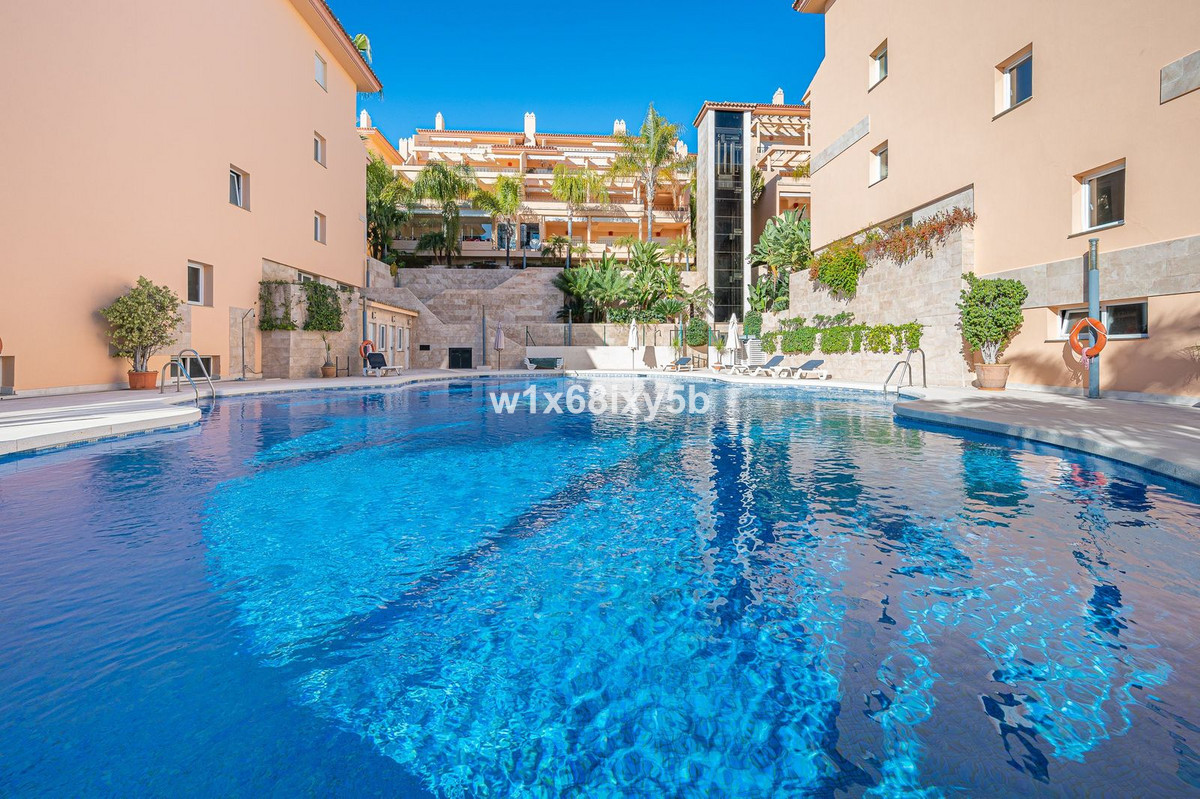 2 Bedroom Apartment in Marbella - Foto 4