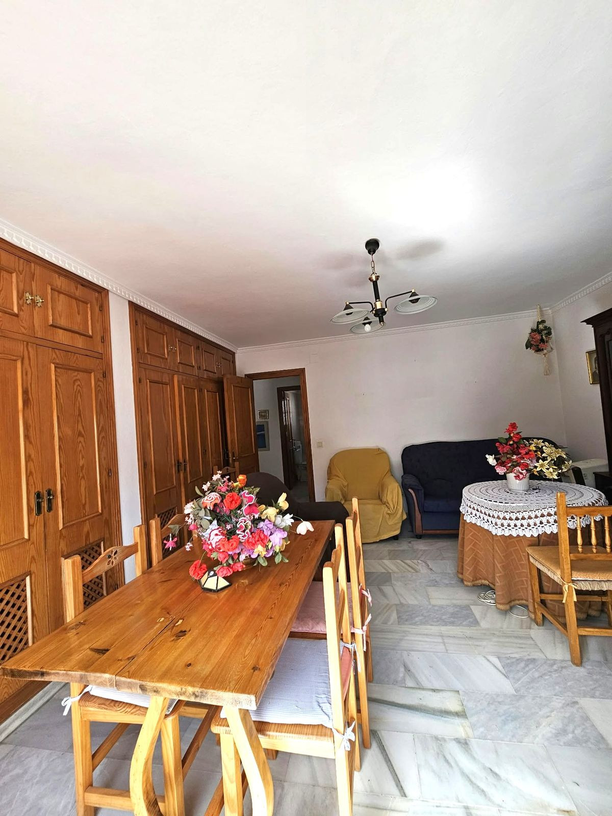 5 Bedroom Villa in Estepona - Photo 3