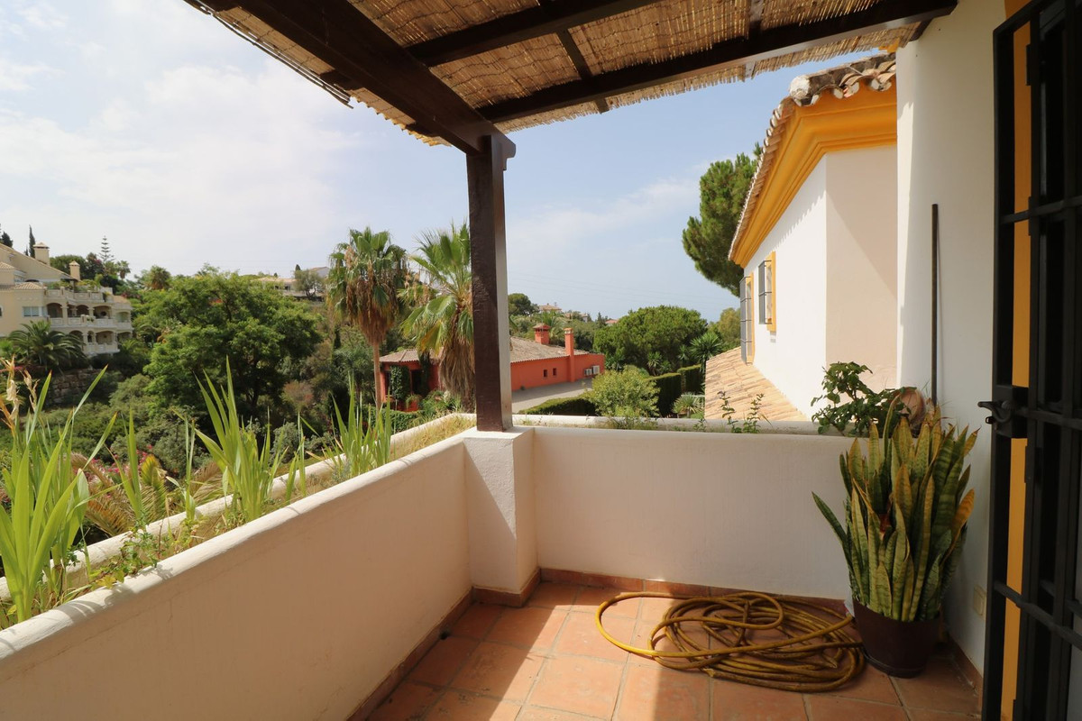 4 Bedroom Villa in Marbella - Photo 23