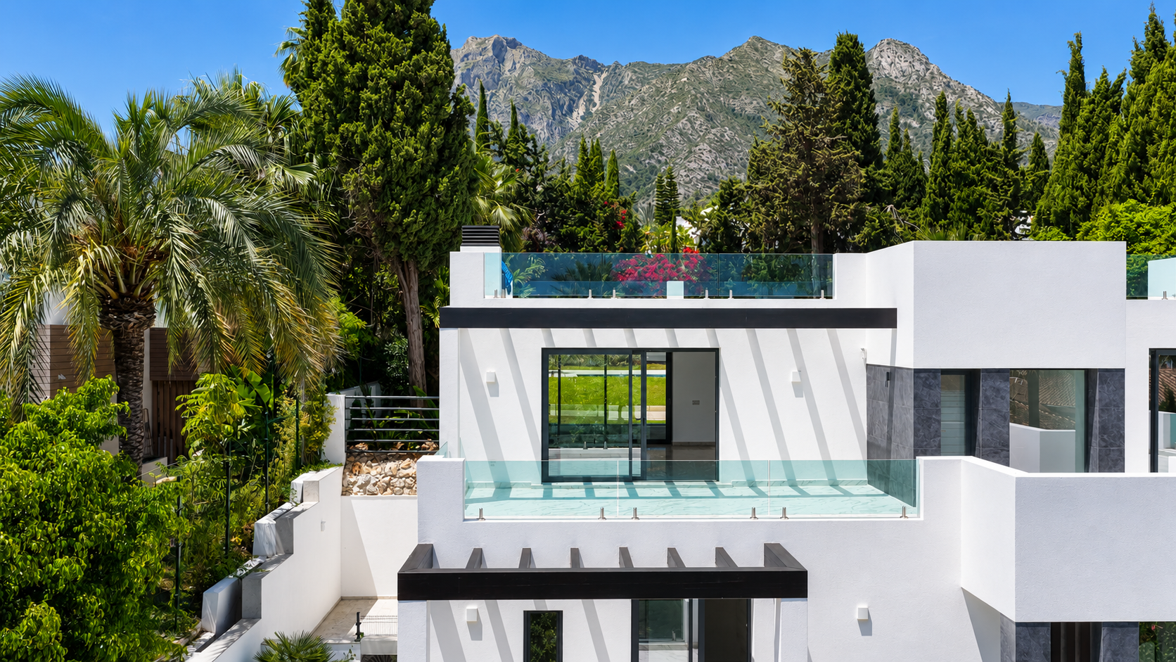 5 Bedroom Villa in Marbella - Photo 5