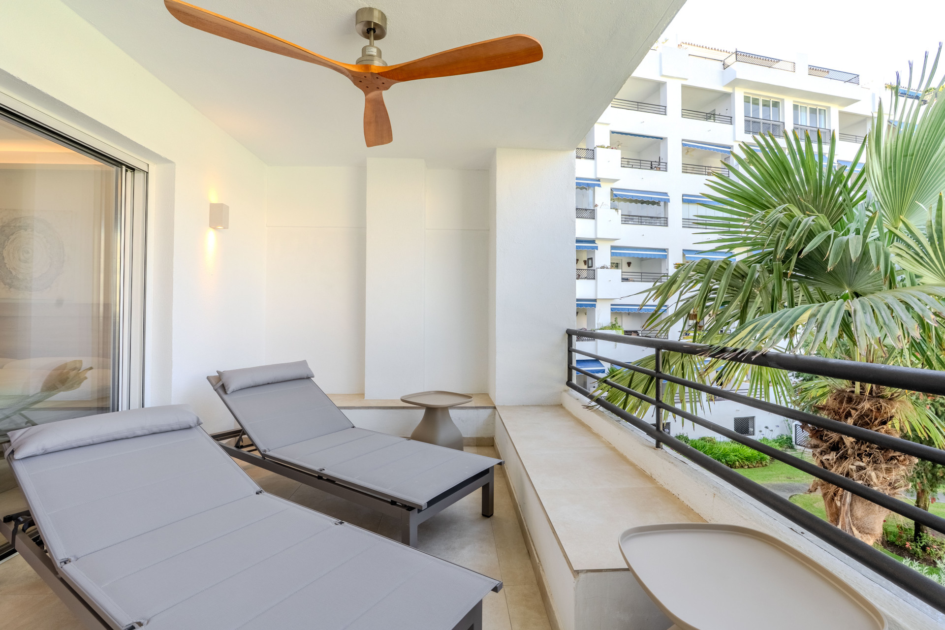 2 Bedroom Apartment in Marbella - Photo 3