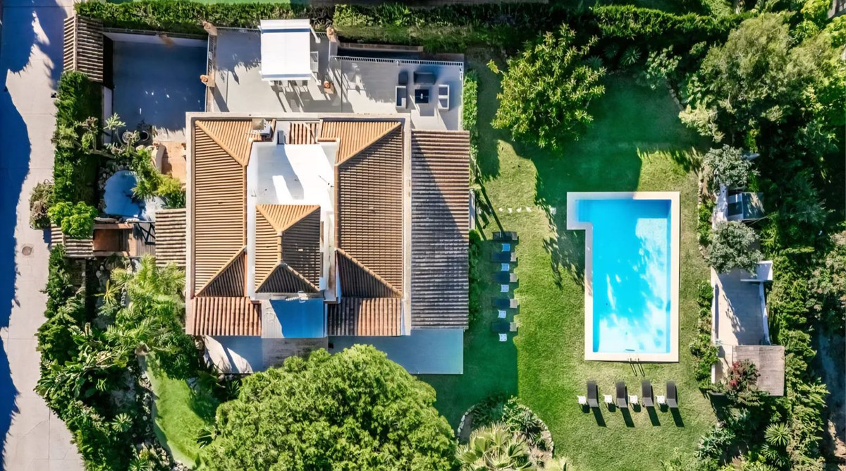 8 Bedroom Villa in Marbella - Photo 43