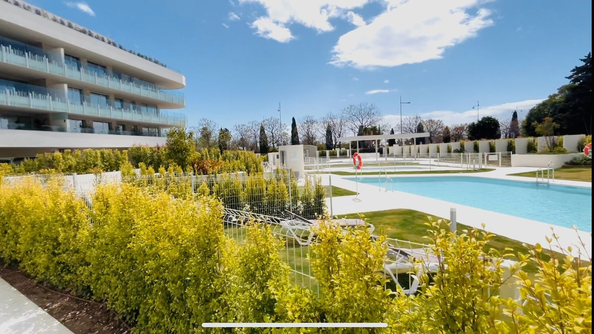 3 Bedroom Apartment in San Pedro de Alcántara - Photo 2
