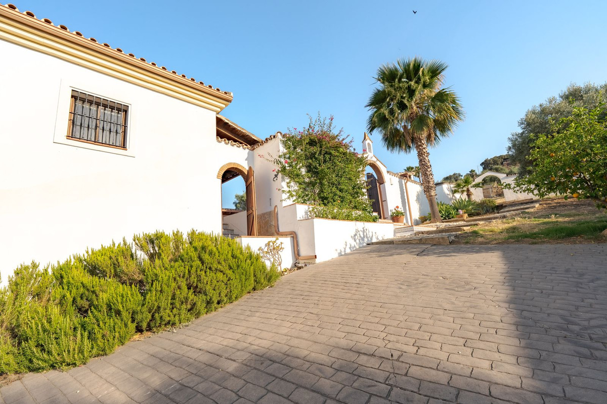 3 Bedroom Villa in Coín - Photo 14
