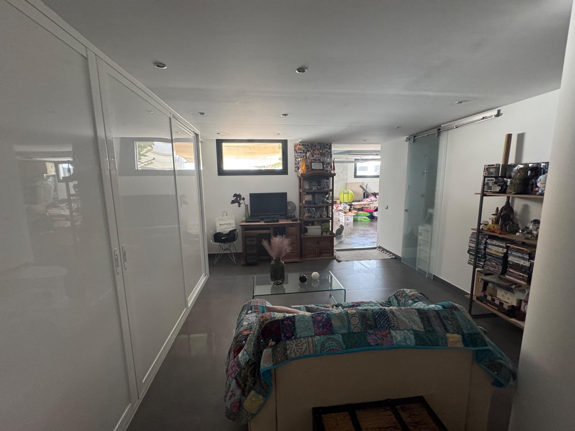 4 Bedroom Villa in Estepona - Photo 18