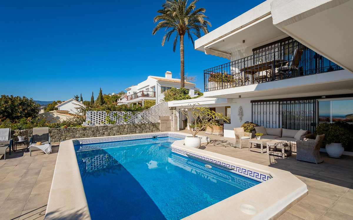 4 Bedroom Villa in Marbella - Photo 18