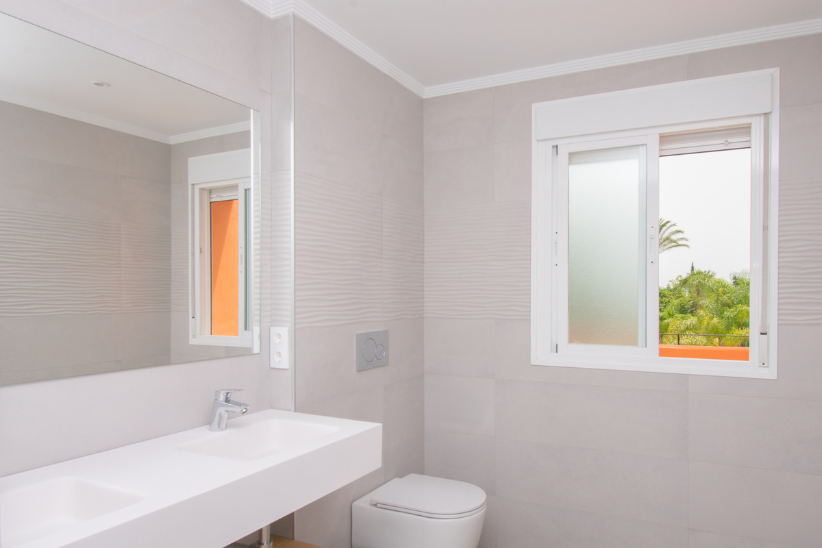 3 Bedroom Townhouse in Estepona - Photo 26
