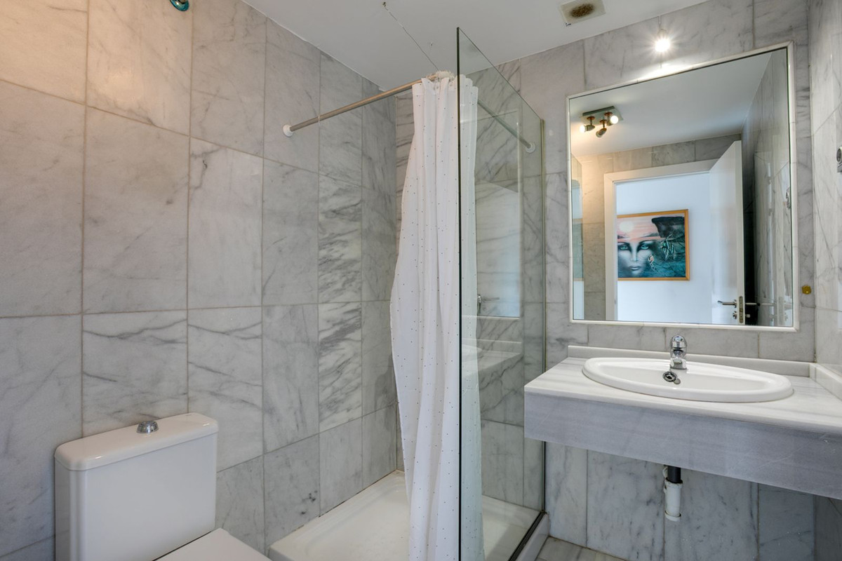 2 Bedroom Apartment in Benahavís - Foto 5