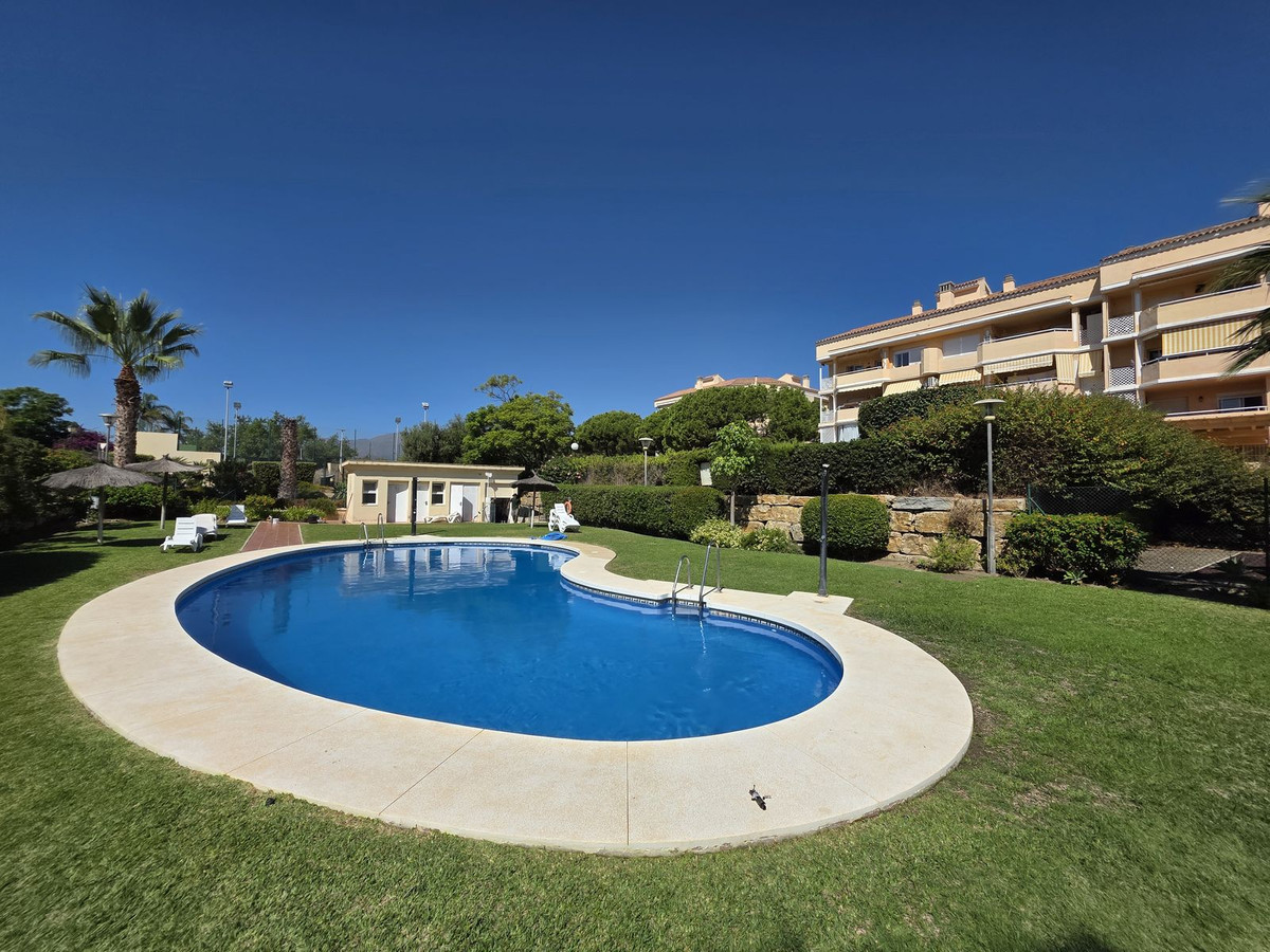 3 Bedroom Apartment in Estepona - Photo 24