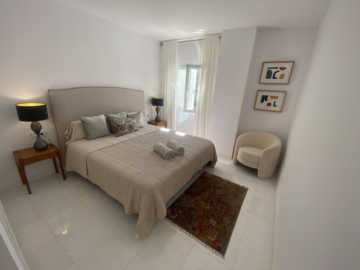 3 Bedroom Apartment in Marbella - Photo 15