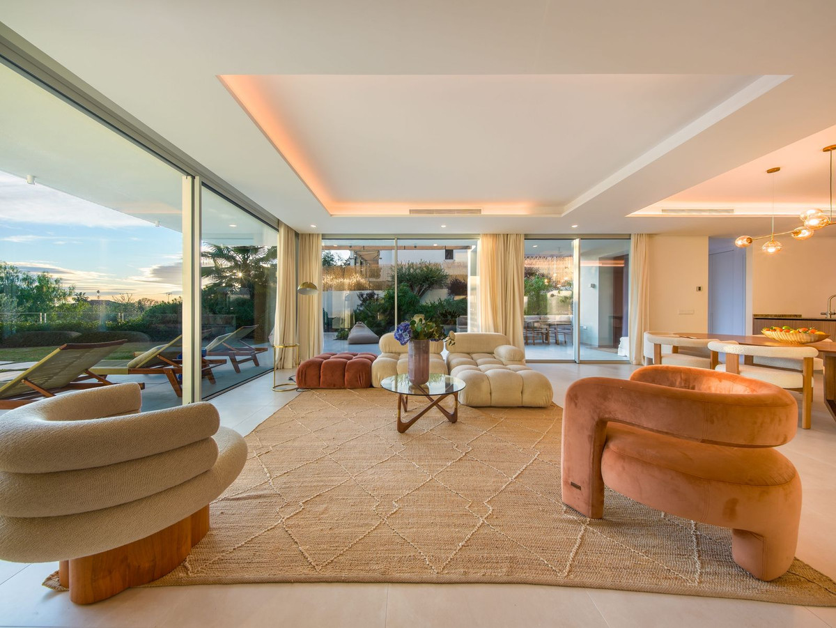 5 Bedroom Villa in Marbella - Photo 14