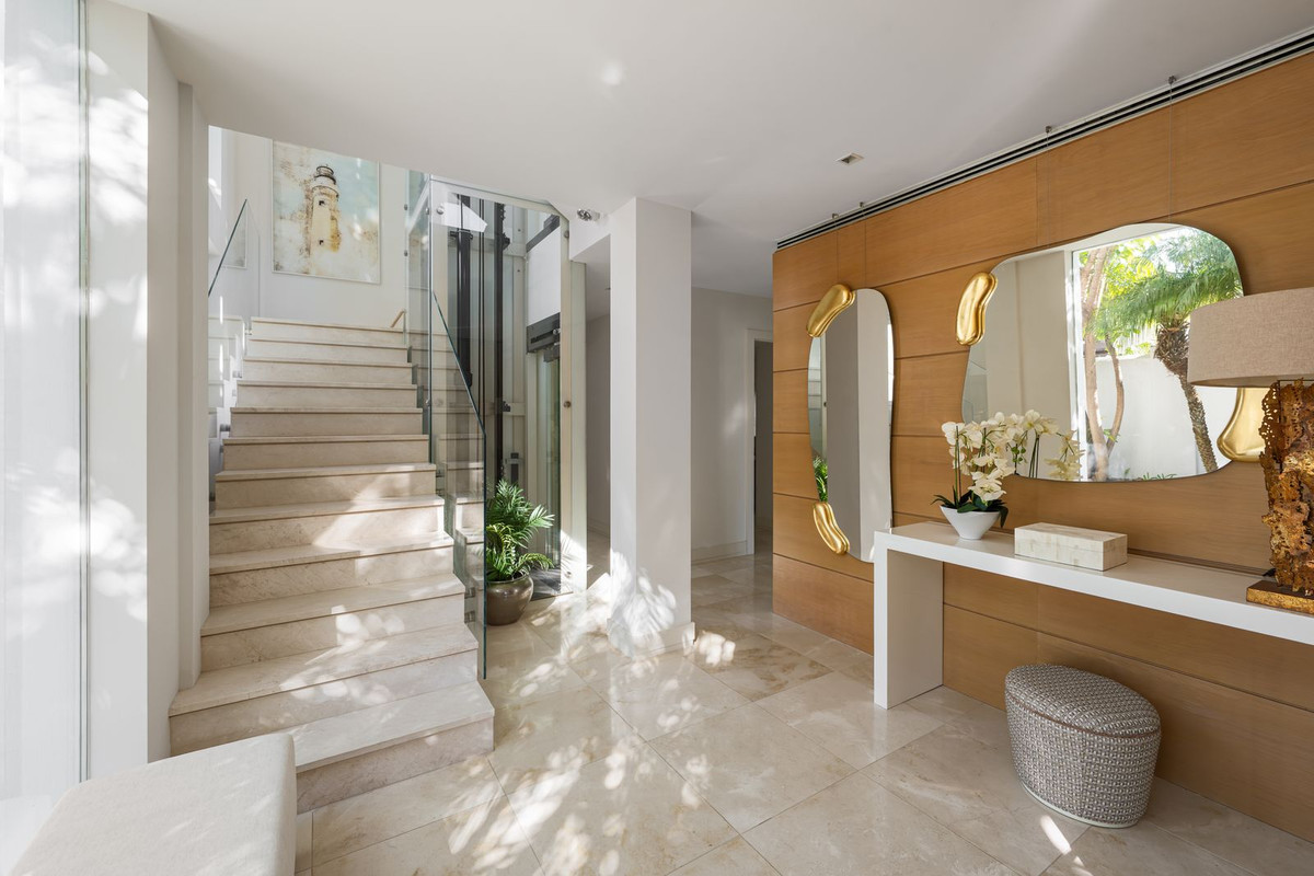 4 Bedroom Villa in Marbella - Photo 16