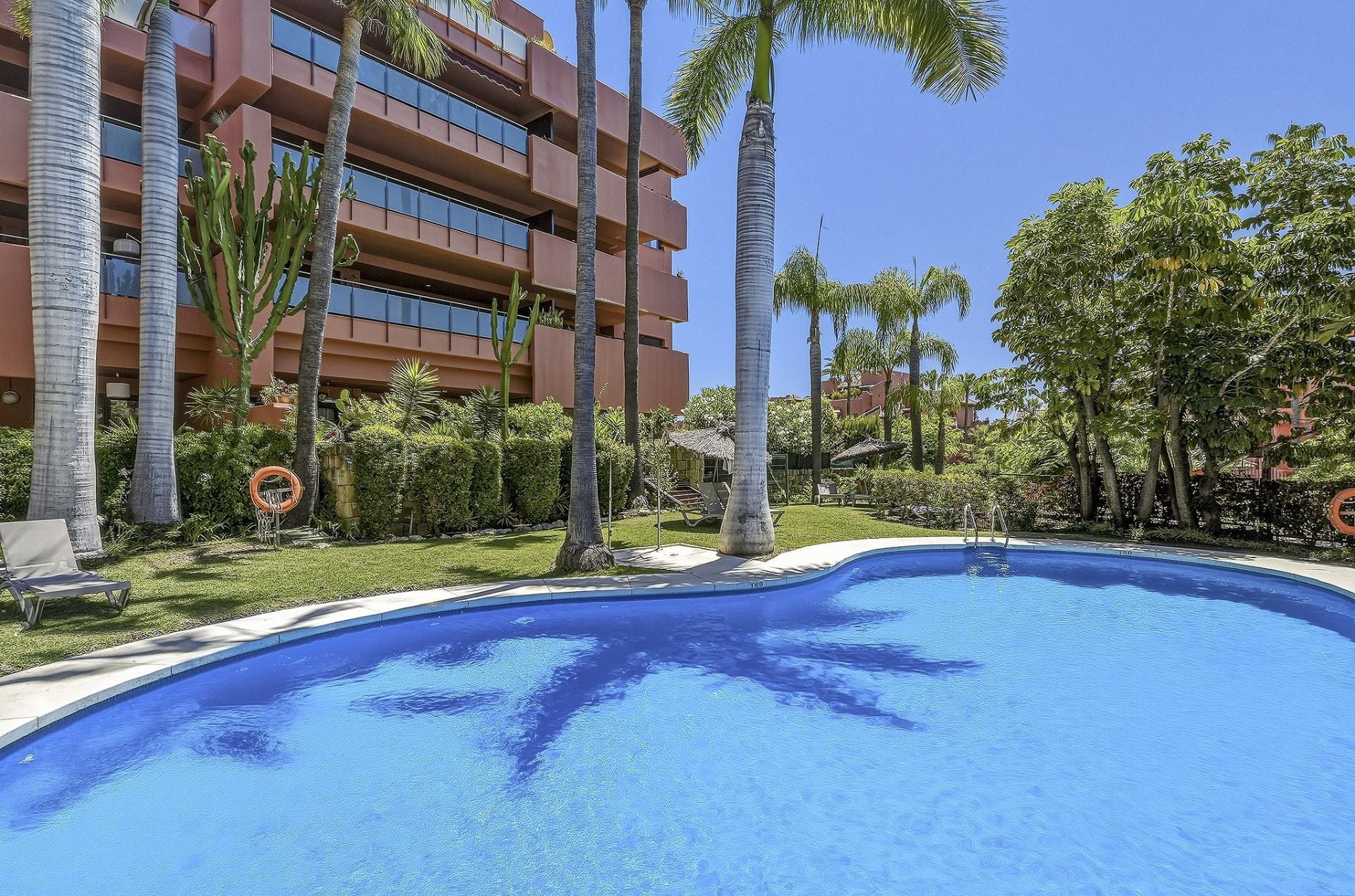 3 Bedroom Penthouse in Estepona - Photo 14