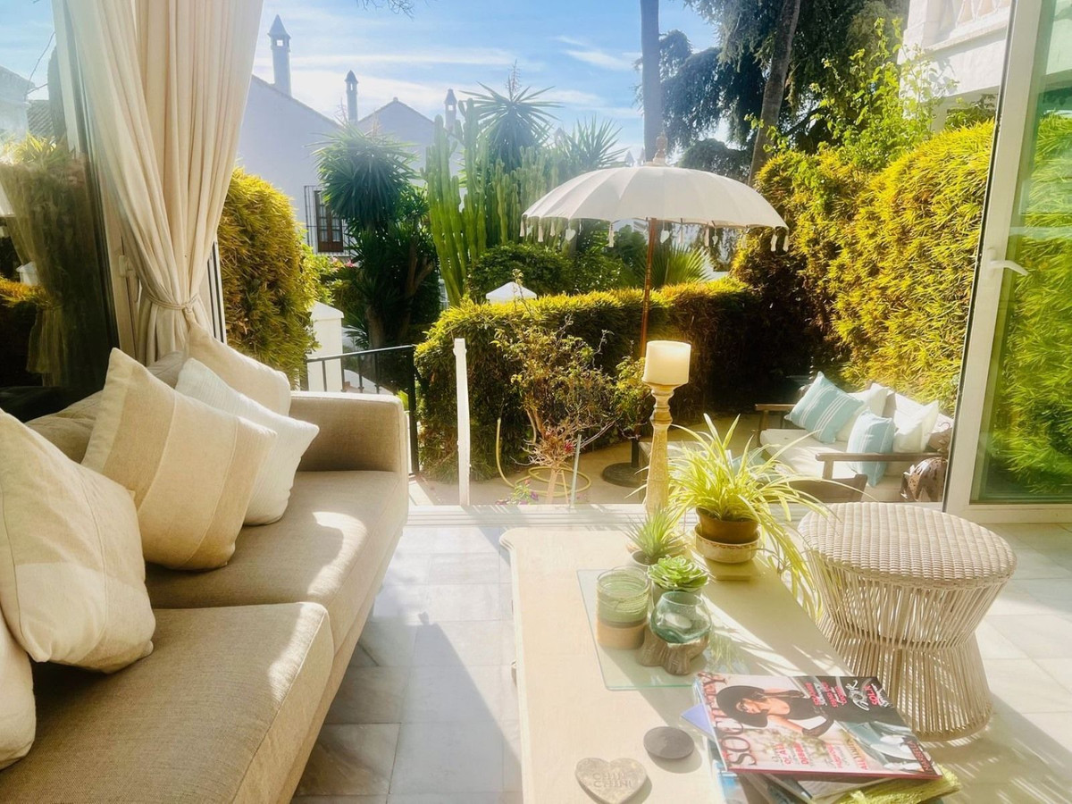 3 Bedroom Townhouse in Marbella - Photo 3
