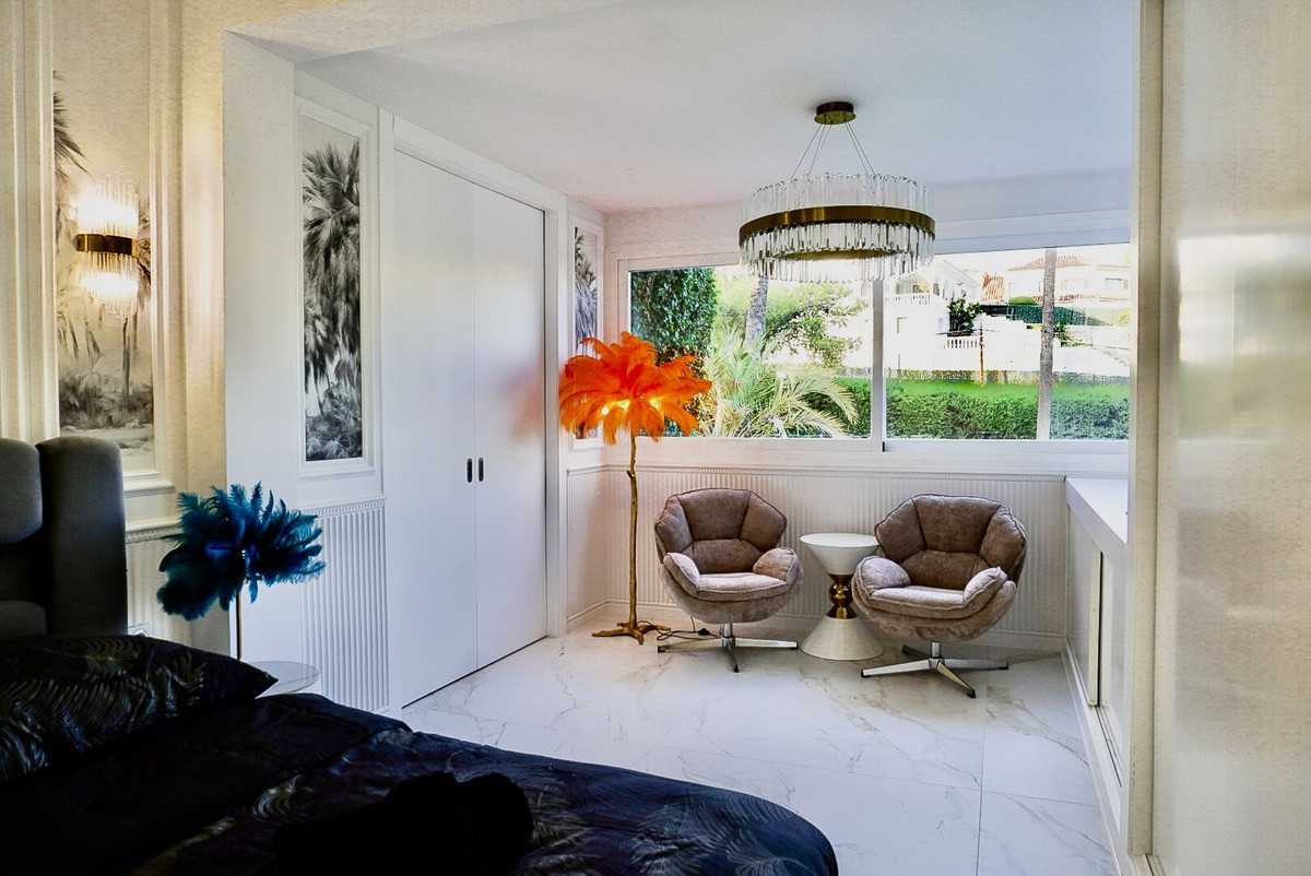 2 Bedroom Apartment in Marbella - Photo 20