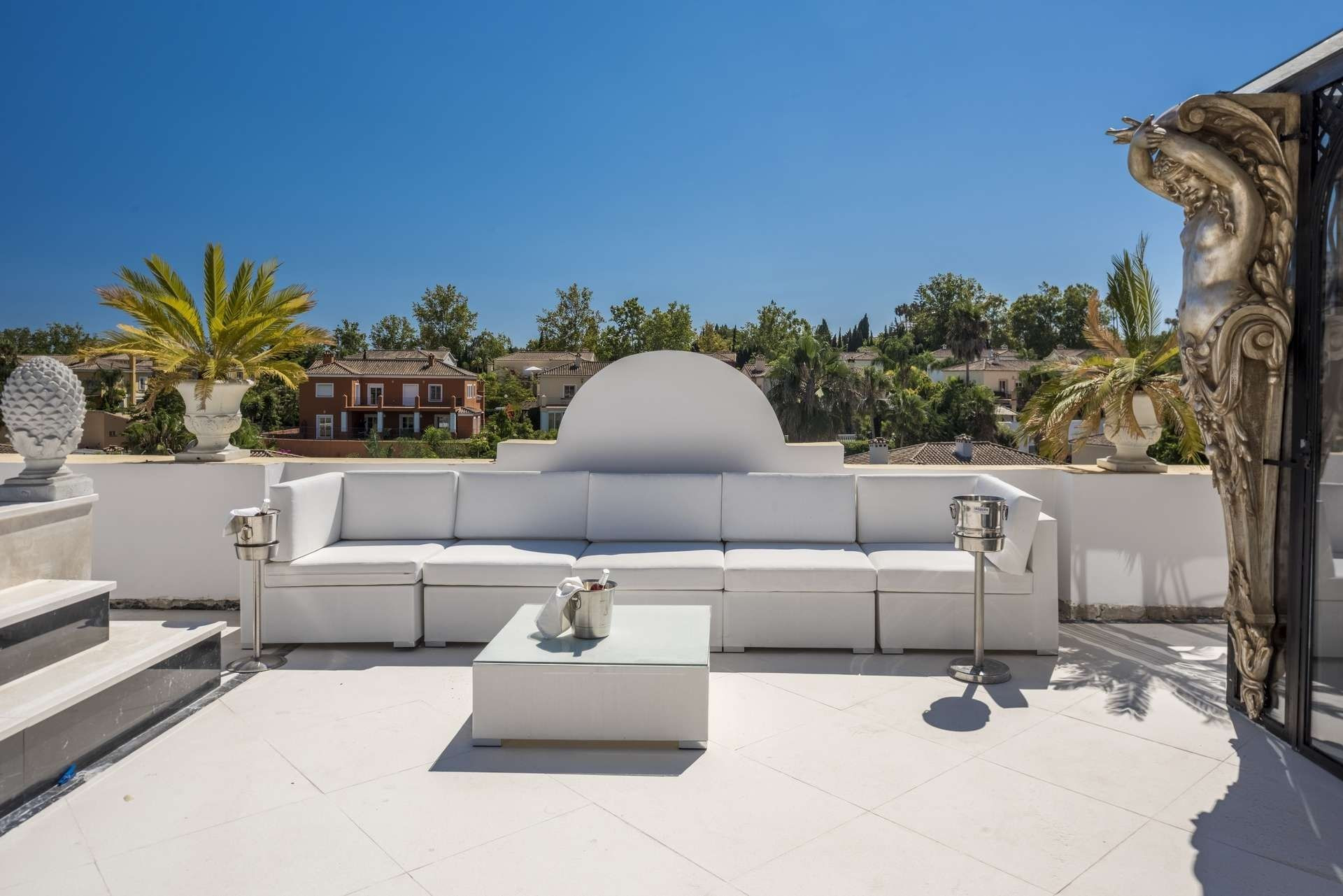 2 Bedroom Penthouse in San Pedro de Alcántara - Photo 4
