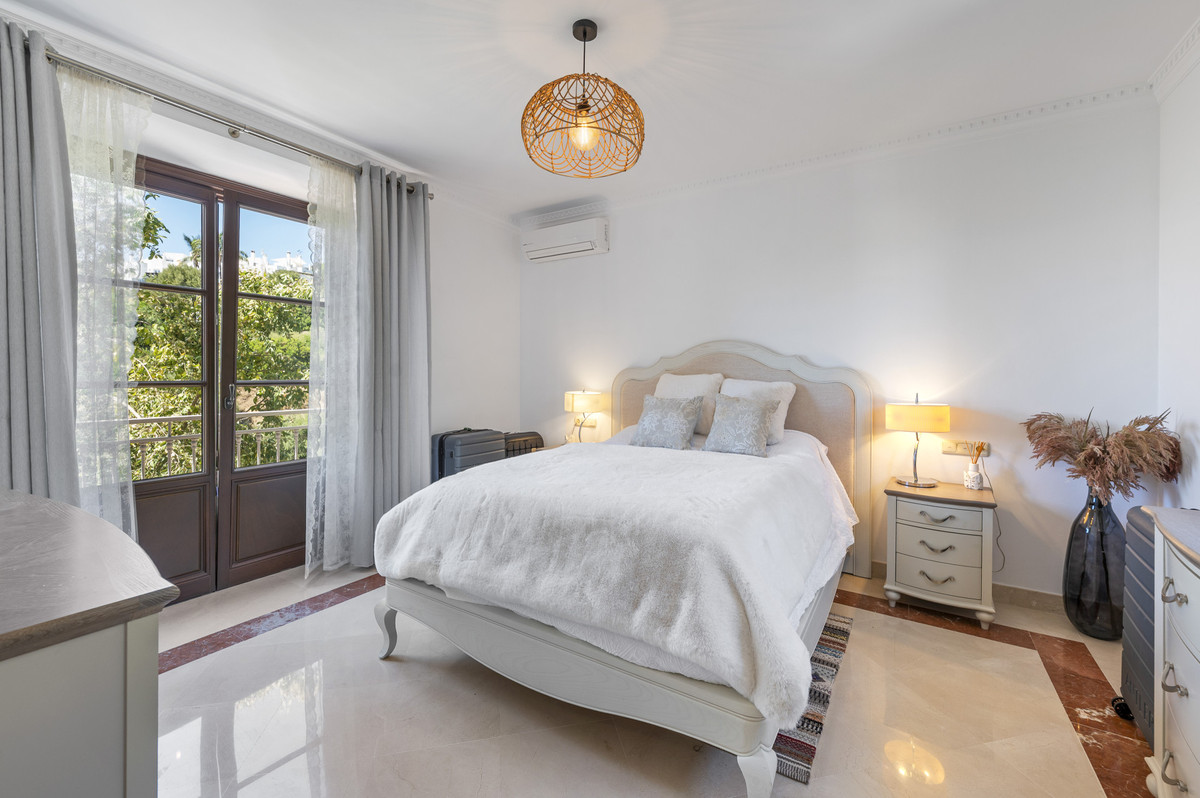 4 Bedroom Villa in Estepona - Foto 18