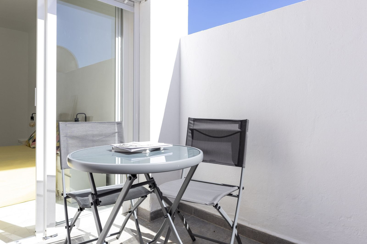 2 Bedroom Apartment in Sotogrande - Photo 10